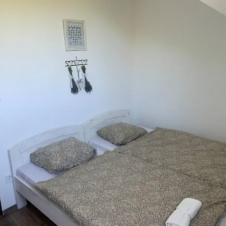 Апартаменты Tuenderrozsa Vendeghaz Tahitotfalu